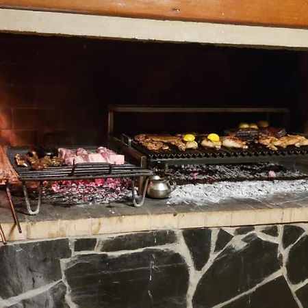 Hotel Caleta Olivia Hueso Per Luaran gambar